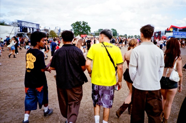 The crowd walking toward the stages